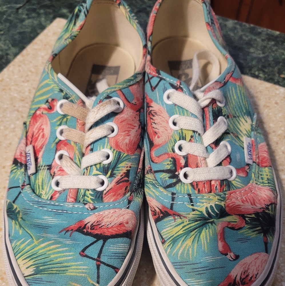 Vans Low Top Sneakers. Women sz 7.5 Flamingo print